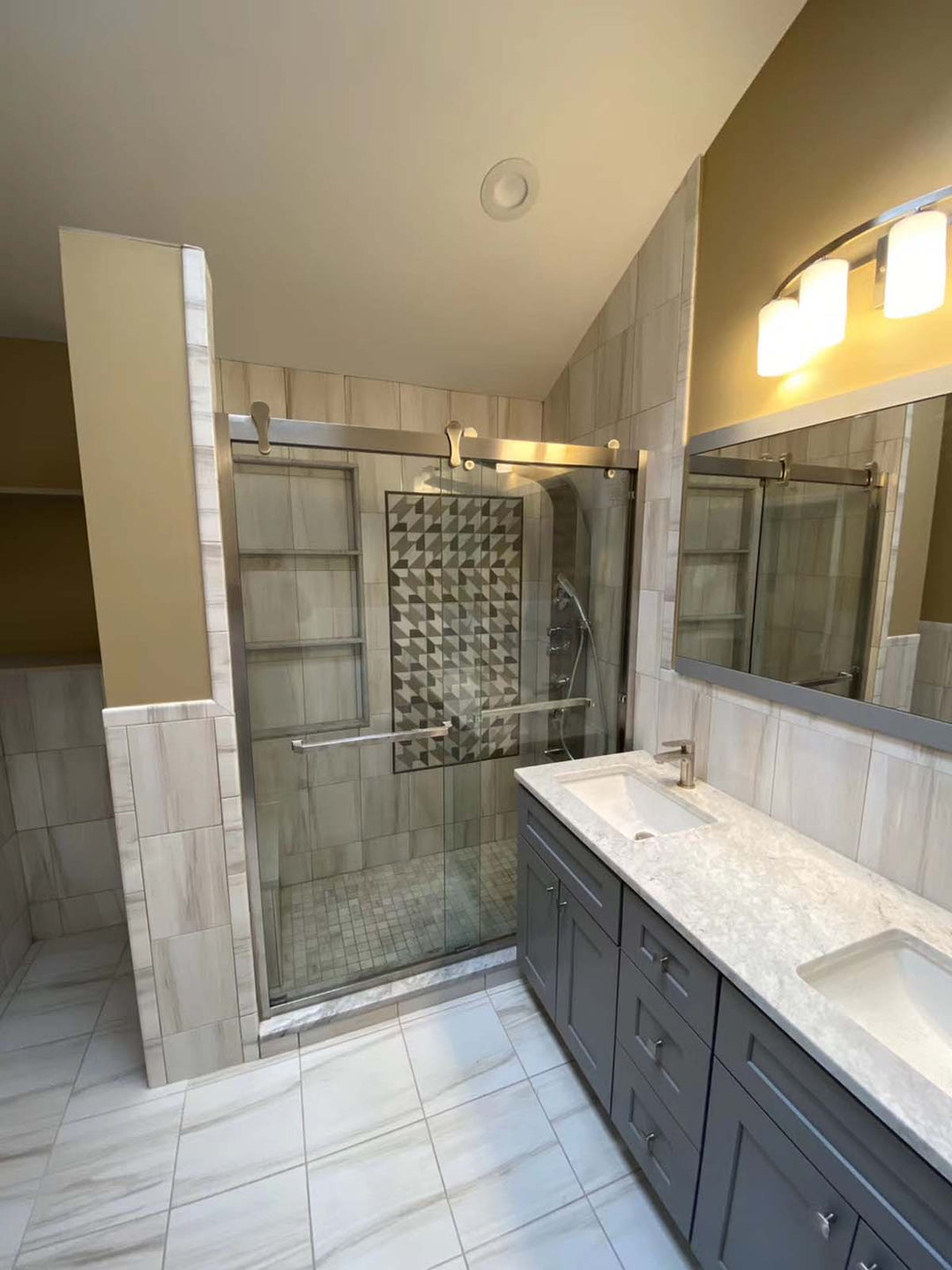 iStyle Shower Door GBY22 49" - 54" W x 76" H