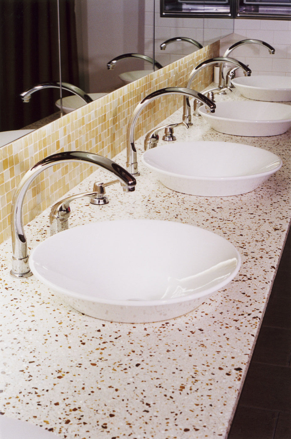 Icestone       Amber Pearl    Series ®    (ICE)