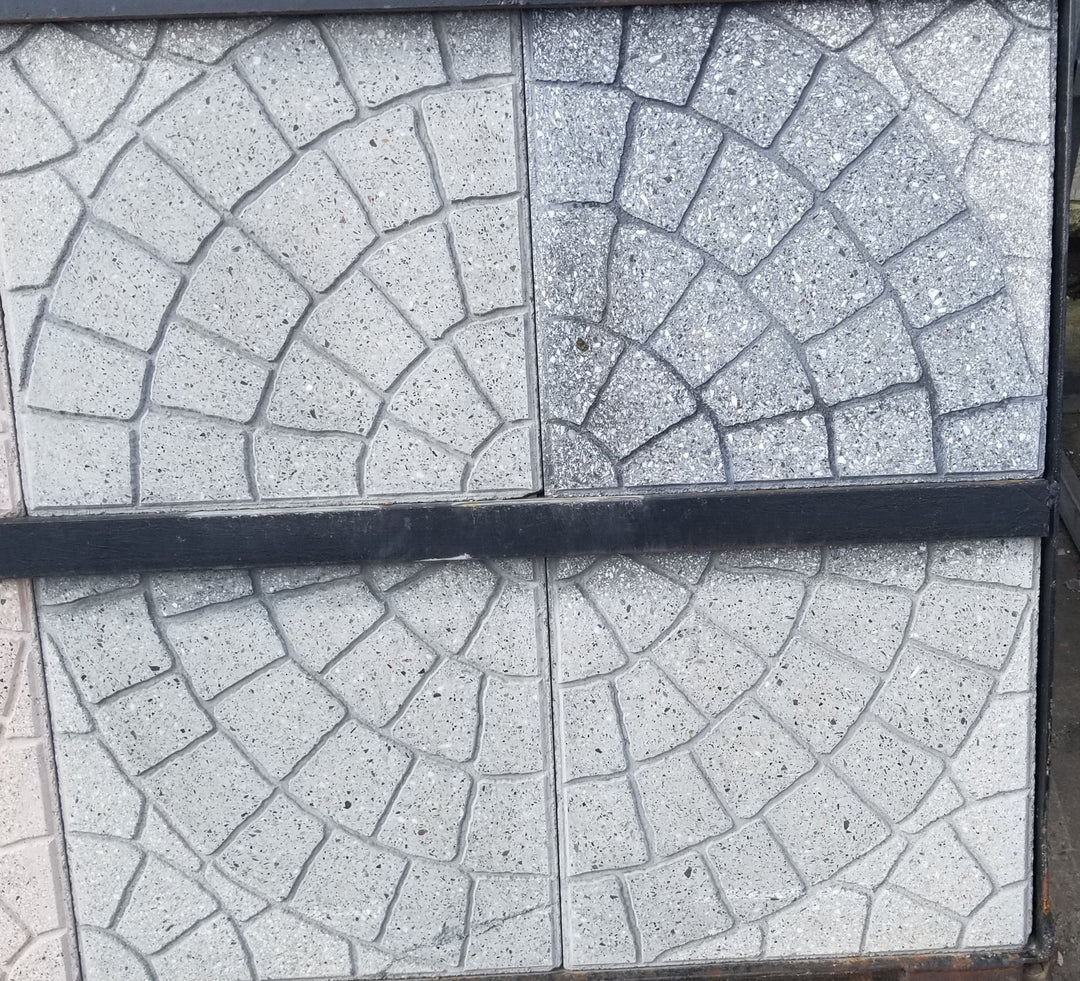 Concrete Paving Stone/Pavers UNI Round Charcoal 16" x 16"